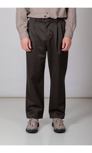 Rough Side Rough Side Broek / Two Tuck Pants / Donker Bos Rough Side Rough Side Broek / Two Tuck Pants / Donker Bos