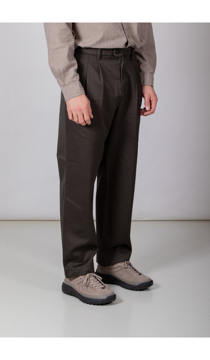 Rough Side Rough Side Broek / Two Tuck Pants / Donker Bos Rough Side Rough Side Broek / Two Tuck Pants / Donker Bos
