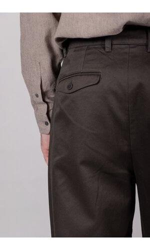 Rough Side Rough Side Broek / Two Tuck Pants / Donker Bos Rough Side Rough Side Broek / Two Tuck Pants / Donker Bos