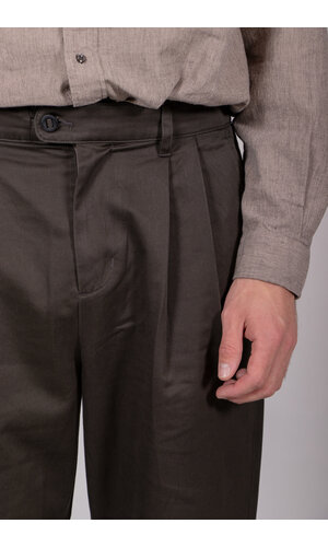 Rough Side Rough Side Broek / Two Tuck Pants / Donker Bos Rough Side Rough Side Broek / Two Tuck Pants / Donker Bos