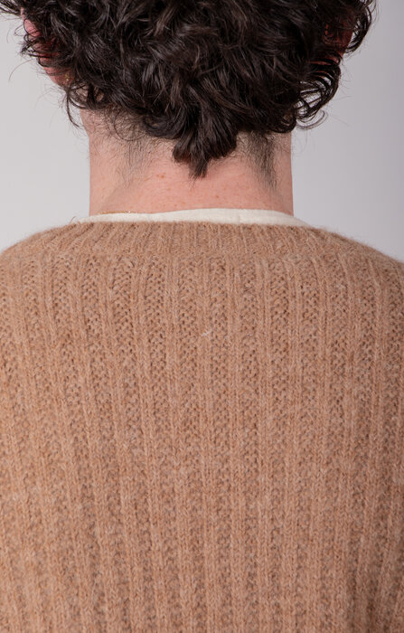Delikatessen Delikatessen Pullover / Crewneck / Kamel