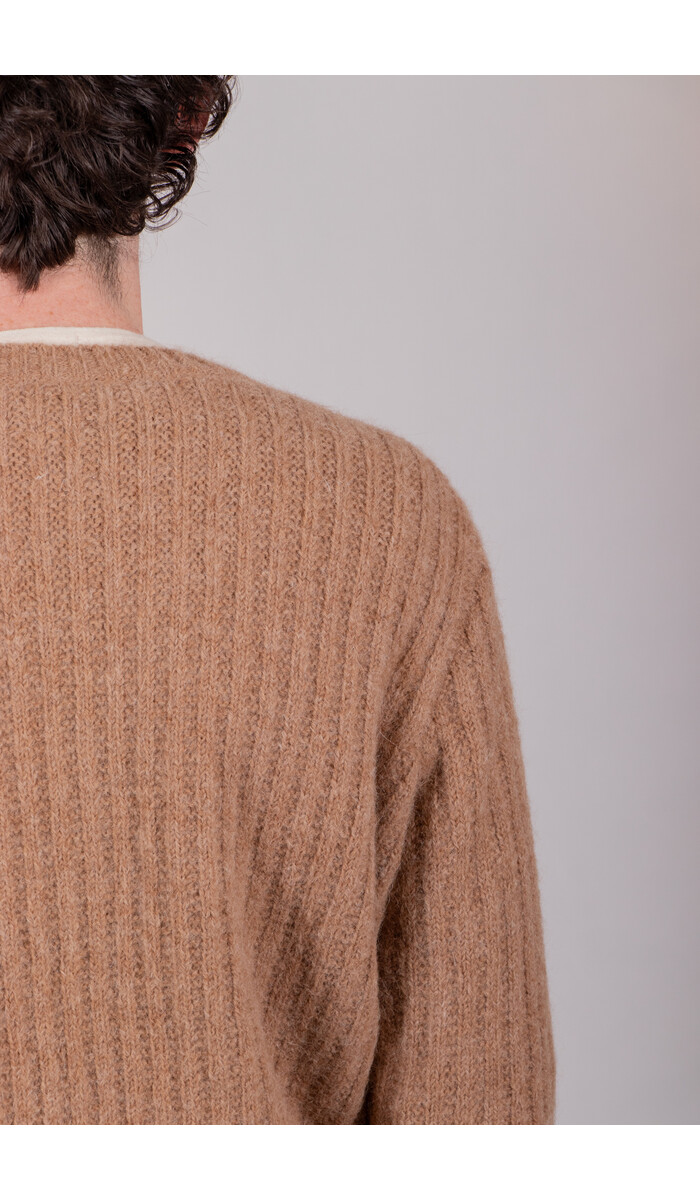 Delikatessen Delikatessen Trui / Crewneck / Kameel Delikatessen Delikatessen Trui / Crewneck / Kameel