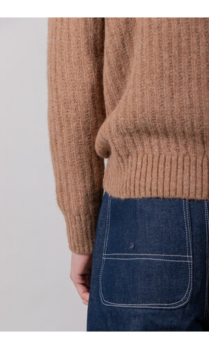 Delikatessen Delikatessen Trui / Crewneck / Kameel Delikatessen Delikatessen Trui / Crewneck / Kameel