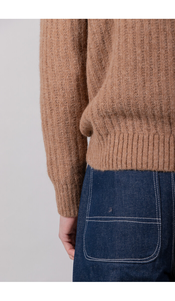 Delikatessen Delikatessen Trui / Crewneck / Kameel Delikatessen Delikatessen Trui / Crewneck / Kameel