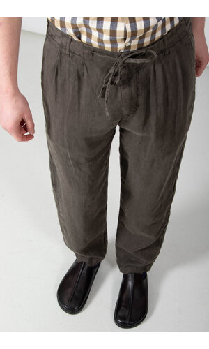 Hannes Roether Hannes Roether Broek / Paper / Oud Boek