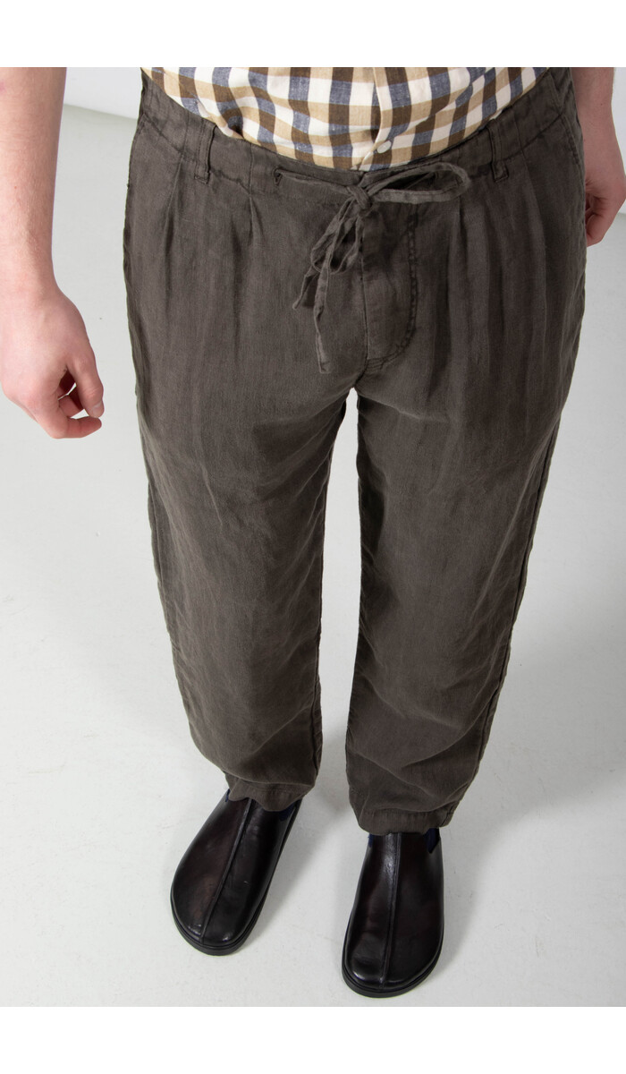 Hannes Roether Hannes Roether Broek / Paper / Oud Boek