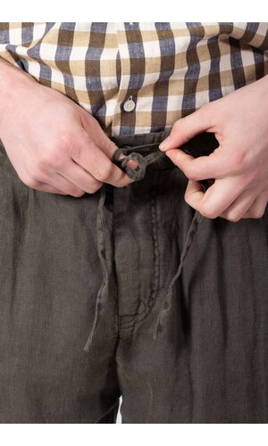 Hannes Roether Hannes Roether Broek / Paper / Oud Boek