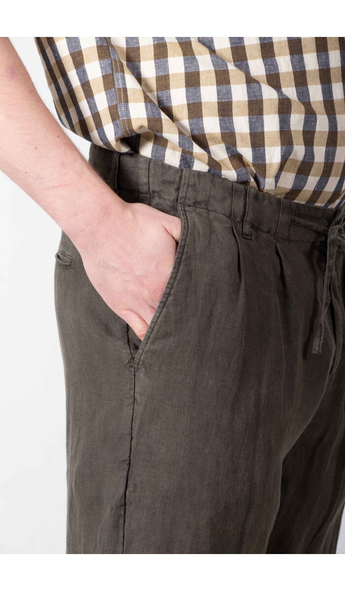 Hannes Roether Hannes Roether Broek / Paper / Oud Boek