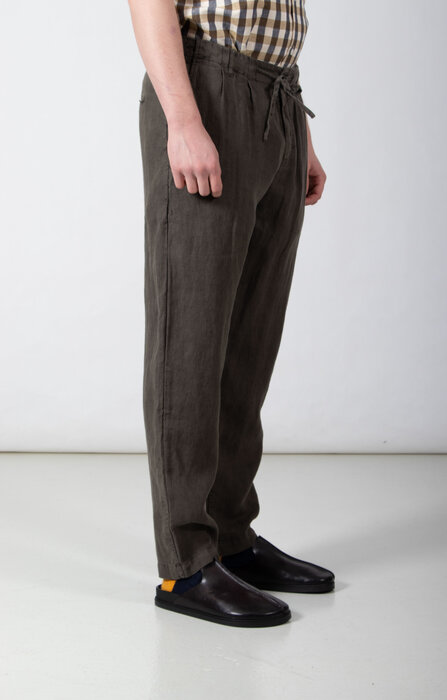 Hannes Roether Hannes Roether Hose / Paper / Altes Buch