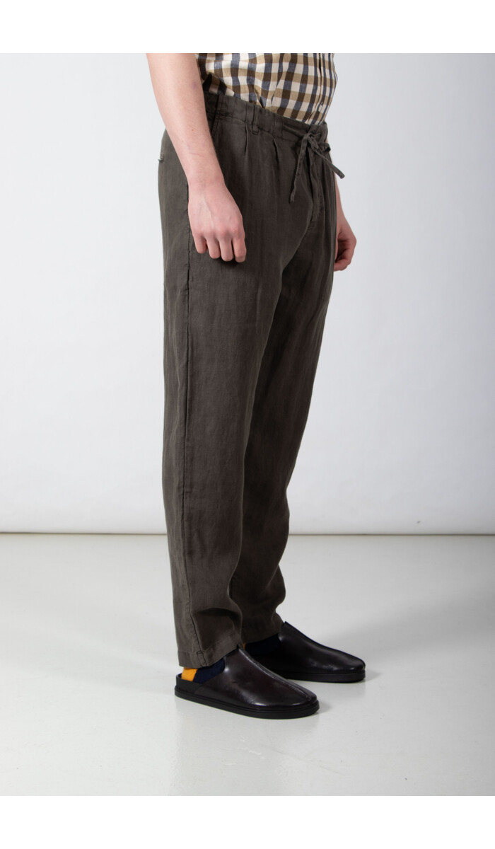 Hannes Roether Hannes Roether Broek / Paper / Oud Boek