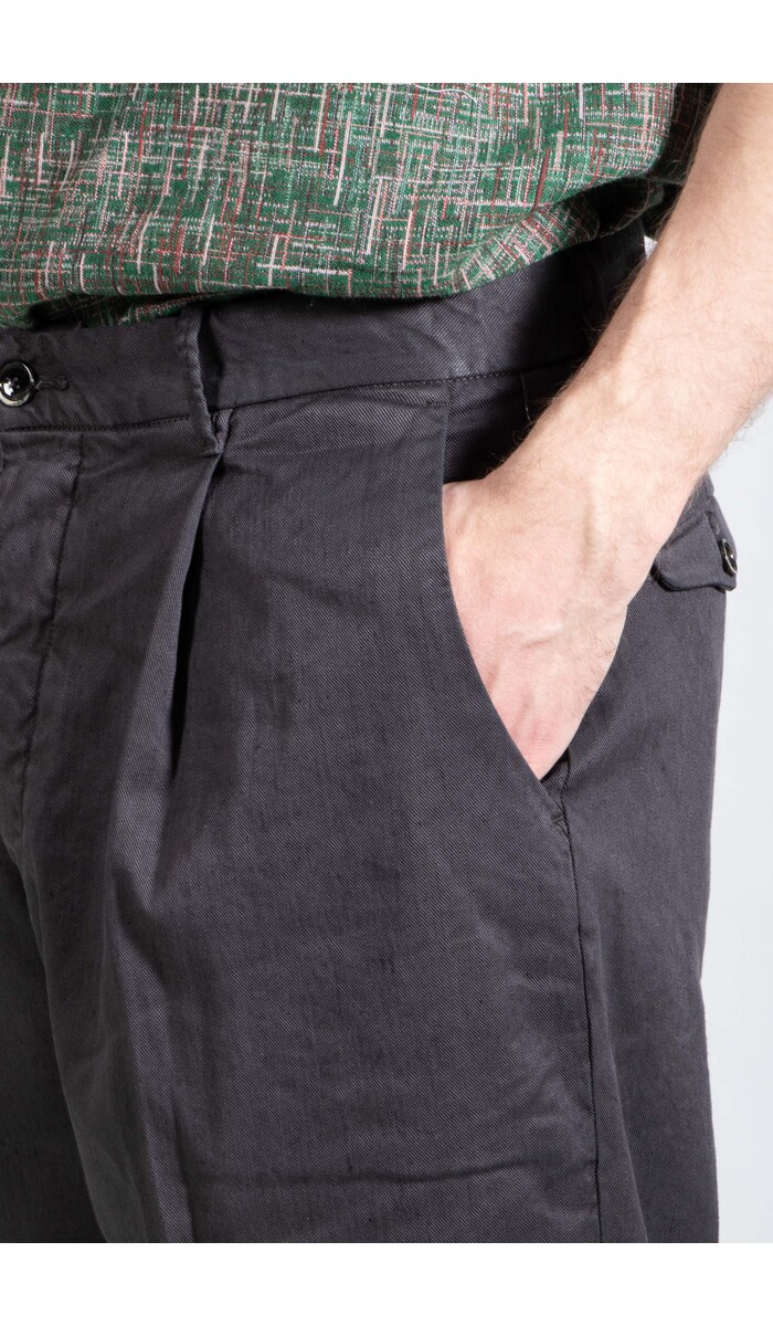 Nine In The Morning Nine In The Morning Broek / Philip Chino / Houtskool Nine In The Morning Nine In The Morning Broek / Philip Chino / Houtskool