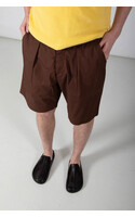 Universal Works Korte Broek / Pleated Track Short / Bruine Streep
