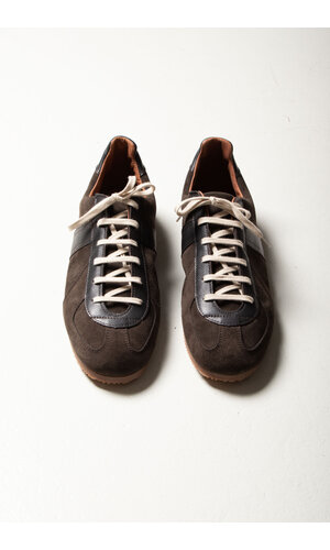 Reproduction of Found Reproduction of Found Sneaker / 1714S / Slagroomtruffel