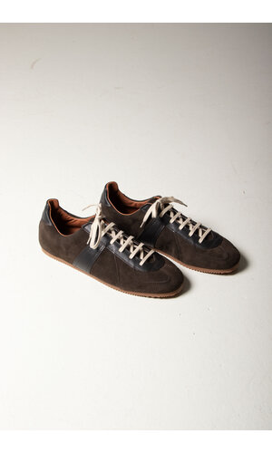 Reproduction of Found Reproduction of Found Sneaker / 1714S / Slagroomtruffel