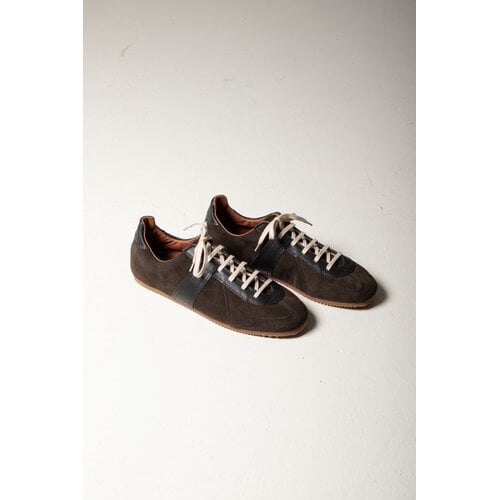 Reproduction of Found Reproduction of Found Sneaker / 1714S / Slagroomtruffel