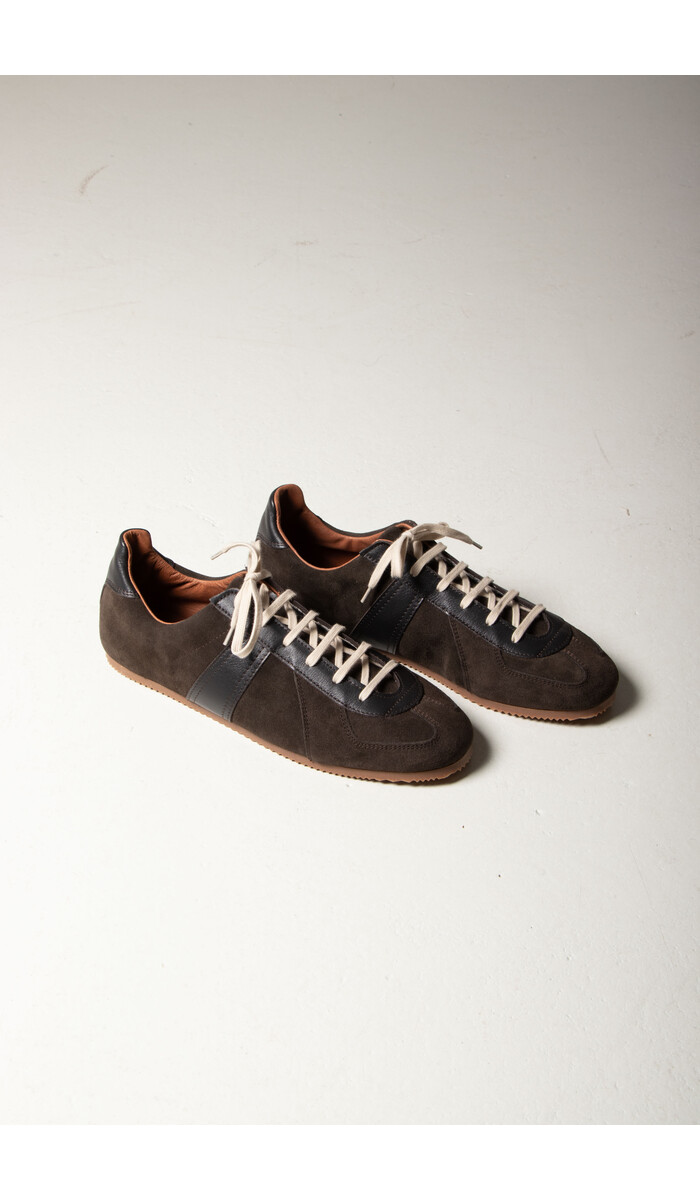 Reproduction of Found Reproduction of Found Sneaker / 1714S / Slagroomtruffel