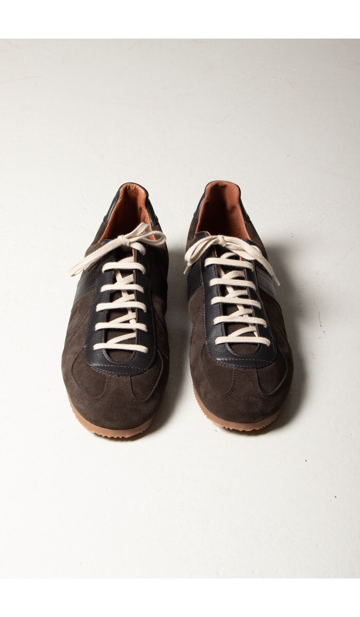 Reproduction of Found Reproduction of Found Sneaker / 1714S / Slagroomtruffel