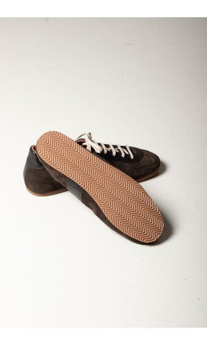 Reproduction of Found Reproduction of Found Sneaker / 1714S / Slagroomtruffel