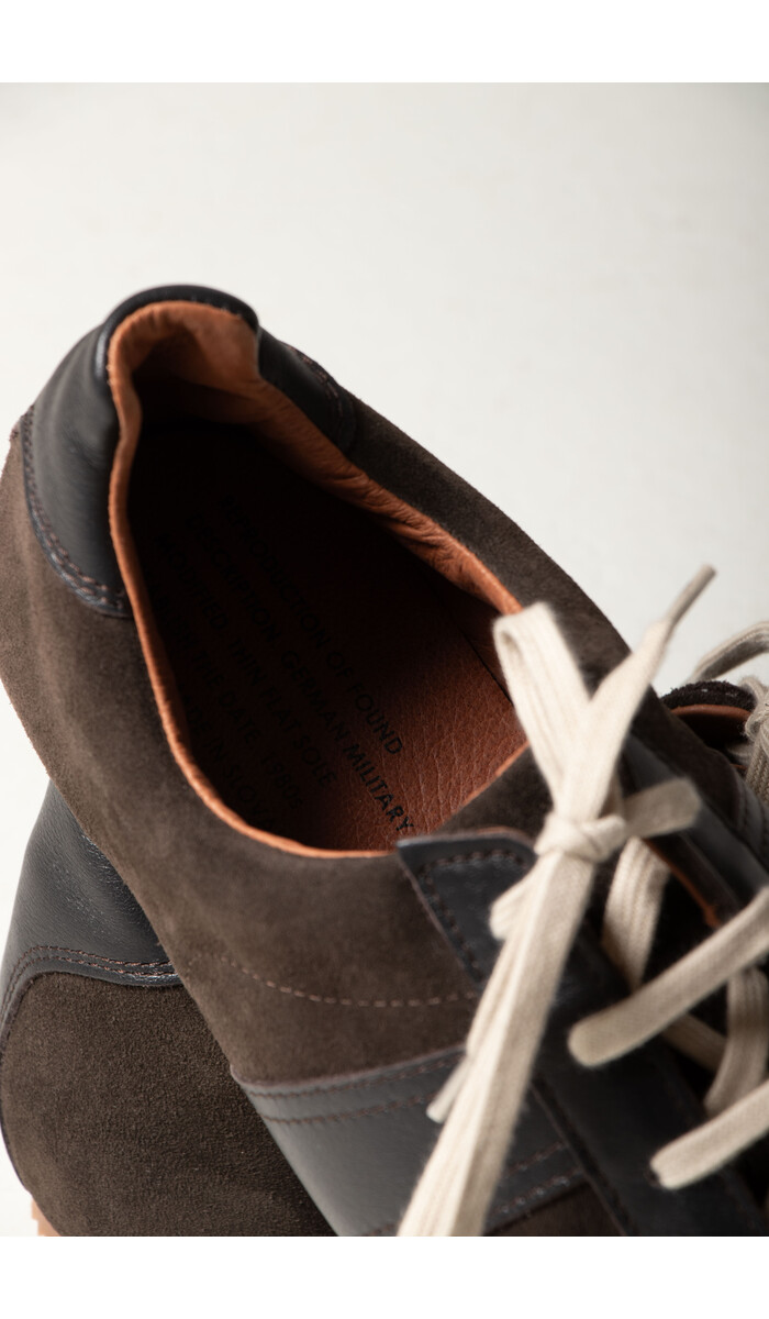 Reproduction of Found Reproduction of Found Sneaker / 1714S / Slagroomtruffel