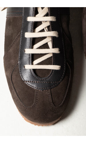 Reproduction of Found Reproduction of Found Sneaker / 1714S / Slagroomtruffel