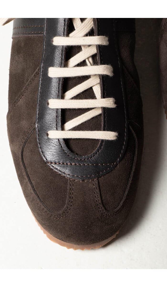 Reproduction of Found Reproduction of Found Sneaker / 1714S / Slagroomtruffel