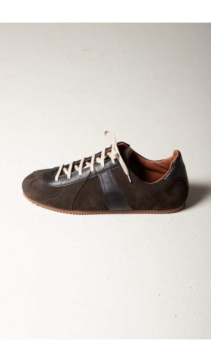 Reproduction of Found Reproduction of Found Sneaker / 1714S / Slagroomtruffel
