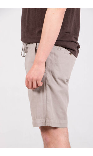 Myths Myths Kurze Hose / 26M71B75 / Grau