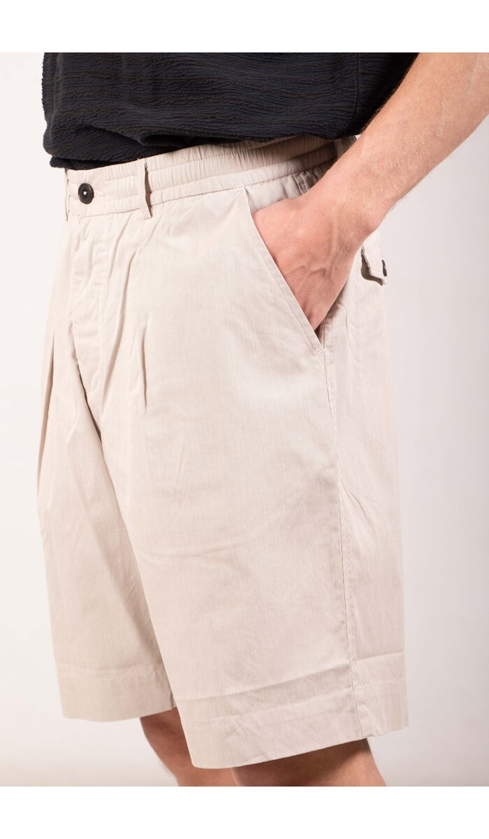 Universal Works Universal Works Korte Broek / Pleated Track Short / Bruine Streep Universal Works Universal Works Korte Broek / Pleated Track Short / Bruine Streep