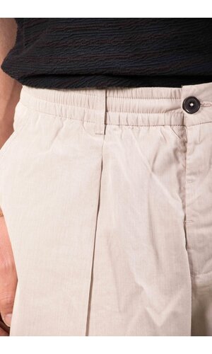 Universal Works Universal Works Korte Broek / Pleated Track Short / Bruine Streep Universal Works Universal Works Korte Broek / Pleated Track Short / Bruine Streep