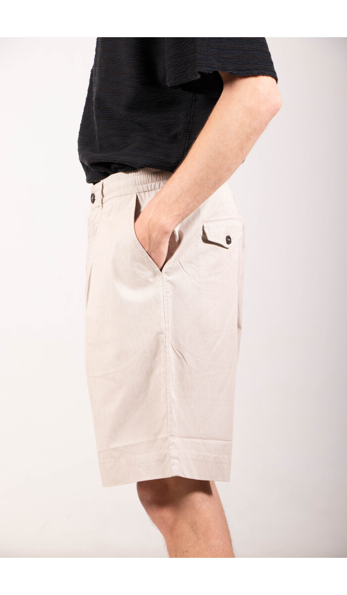 Universal Works Universal Works Korte Broek / Pleated Track Short / Bruine Streep Universal Works Universal Works Korte Broek / Pleated Track Short / Bruine Streep