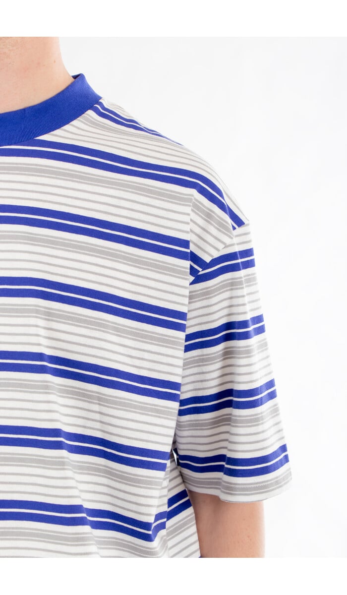 Is-ness Is-ness T-Shirt / Border T / Blauw Is-ness Is-ness T-Shirt / Border T / Blauw