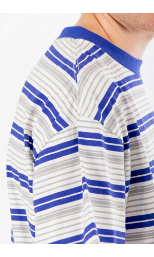 Is-ness Is-ness T-Shirt / Border T / Blauw Is-ness Is-ness T-Shirt / Border T / Blauw