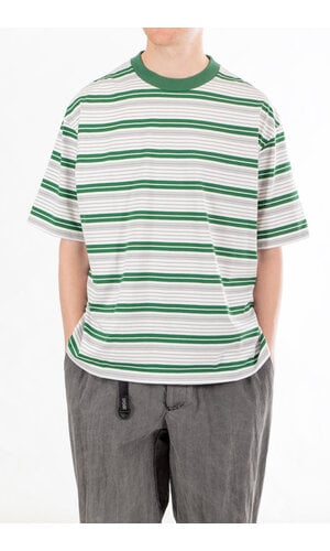 Is-ness Is-ness T-Shirt / Border T / Groen Is-ness Is-ness T-Shirt / Border T / Groen