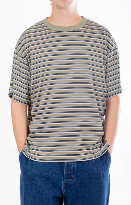 Rough Side Rough Side T-Shirt  / Fluid Stripe HS / Olijf