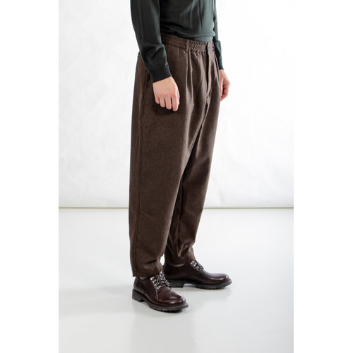 Universal Works Universal Works Broek / Pleated Track Pant / Bruine Tweed Universal Works Universal Works Broek / Pleated Track Pant / Bruine Tweed