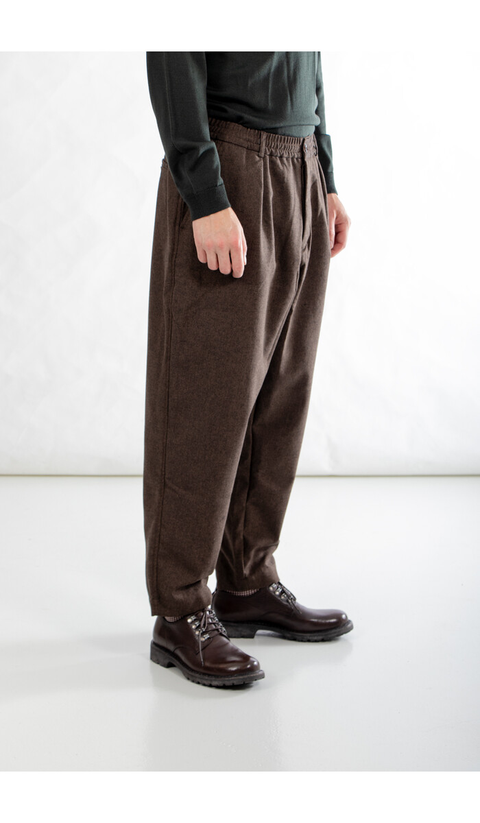 Universal Works Universal Works Broek / Pleated Track Pant / Bruine Tweed Universal Works Universal Works Broek / Pleated Track Pant / Bruine Tweed