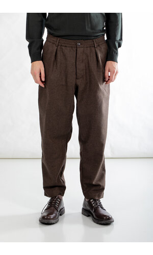 Universal Works Universal Works Broek / Pleated Track Pant / Bruine Tweed Universal Works Universal Works Broek / Pleated Track Pant / Bruine Tweed