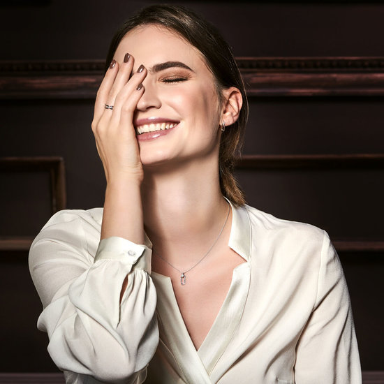 Collectie Milikan 14 karaat witgouden hanger, ovaal met diamant tot. 0.035 crt H/SI 1052183