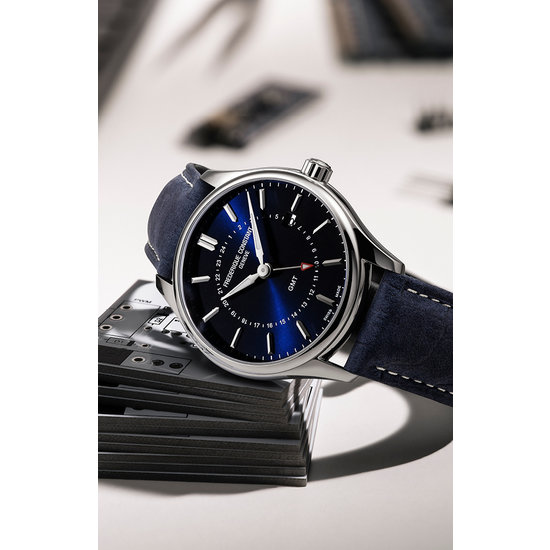 Frederique Constant Frederique Constant Classics FC-252NS5B6, Quartz, GMT,  40 mm, staal/leer blauw, blauwe wijzerplaat, datum, 5ATM.