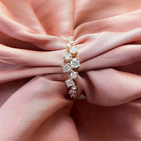 Collectie Milikan Huiscollectie 14k Geelgouden ring met 13x diamant, verspringend, tot. 0.37crt H/SI 1053444