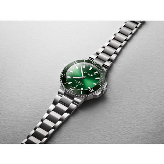 Oris Oris Aquis Date 01 733 7789 4157-07 8 23 04PEB / 43.5mm