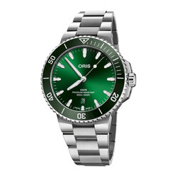 Oris Aquis Date 01 733 7789 4157-07 8 23 04PEB / 43.5mm