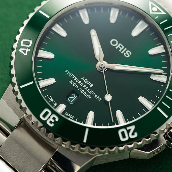 Oris Oris Aquis Date 01 733 7789 4157-07 8 23 04PEB / 43.5mm