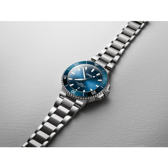 Oris Oris Aquis Date 01 733 7789 4135-07 8 23 04PEB / 43.5mm