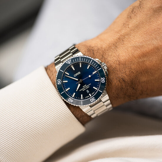 Oris Oris Aquis Date 01 733 7789 4135-07 8 23 04PEB / 43.5mm