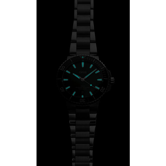 Oris Oris Aquis Date 01 733 7789 4154-07 8 23 04PEB / 43.5mm