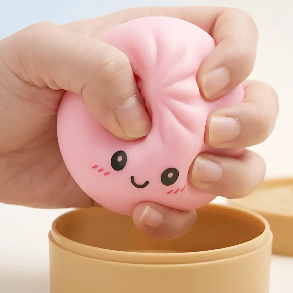 W&Q Mystery Dumpling Squishy Bun Teigtasche – Fidget Toy Knautschspielzeug mit zäher Maltose-Füllung TikTok Trend (5,3 cm)