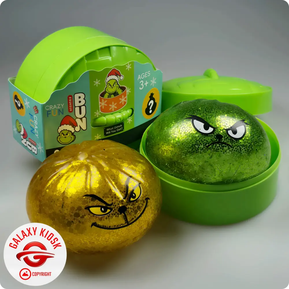 Fun Trading Fun Trading – Dumpling Maltose Glitzer Squishy XXL The Grinch X-MAS Mystery Blind Box – TikTok Anti-Stress Quetsch-Spielzeug (8,5 cm) Fun Trading Fun Trading – Dumpling Maltose Glitzer Squishy XXL The Grinch X-MAS Mystery Blind Box – TikTok Anti-Stress Quetsch-Spielzeug (8,5 cm)