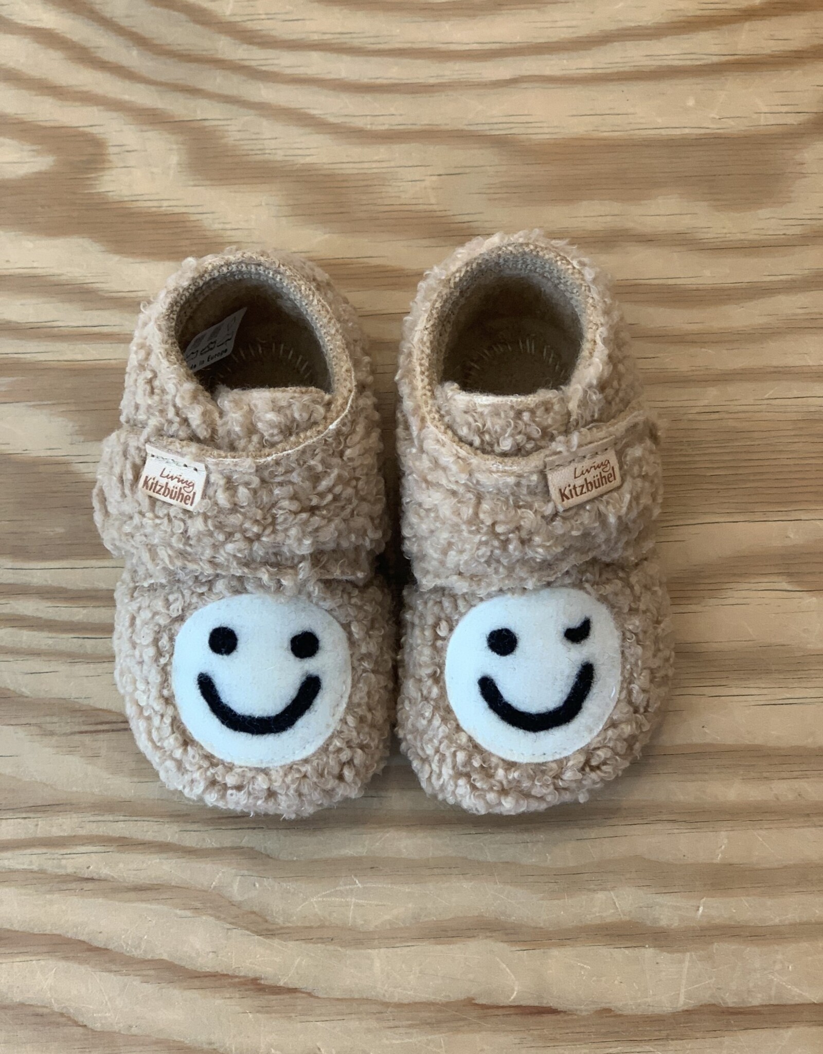 Living Kitzbühel BABYKLETT SMILEY UNISEX - Chaussons - camel 