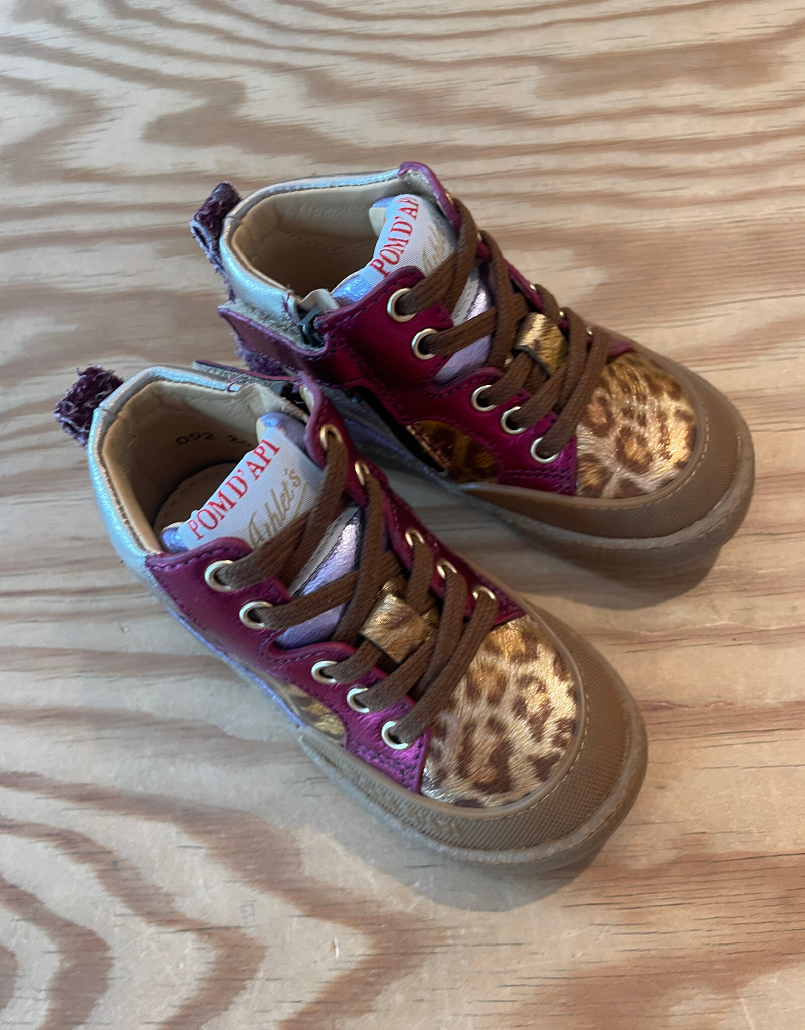 POM D'API POM D'API MOUSSE BUMP LEO FUSCHIA